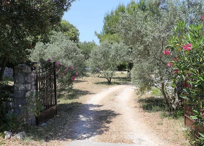 Apartment Apartments By The Sea Drace, Peljesac - 10211 *