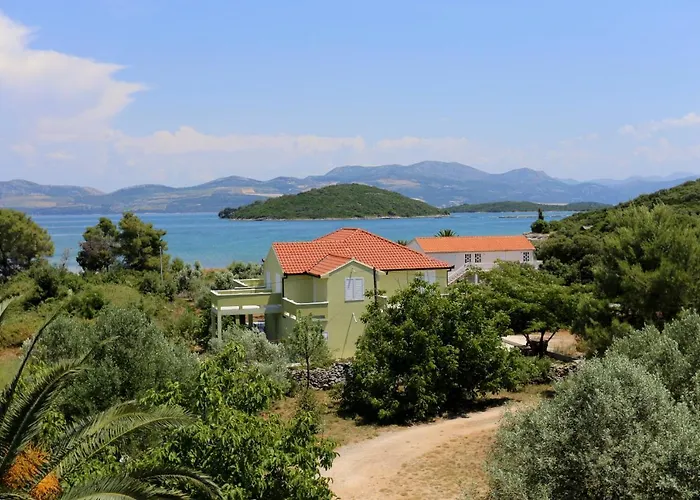 Apartments By The Sea Drace, Peljesac - 10211 *
